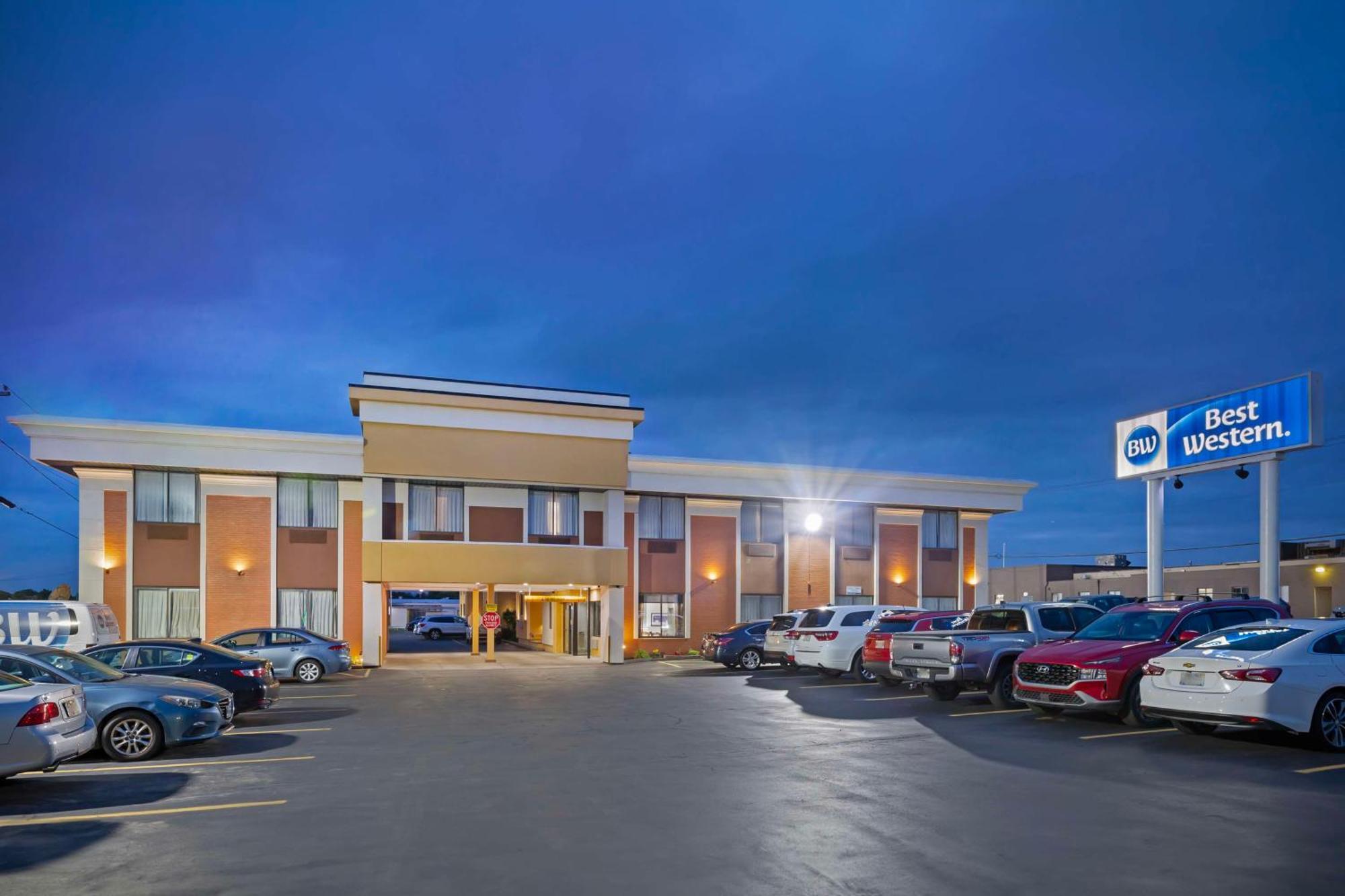 Best Western Inn at the Rochester Airport Exterior foto